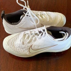 Women’s Nike Lunarlon Softball Cleats W/ Rose-gold